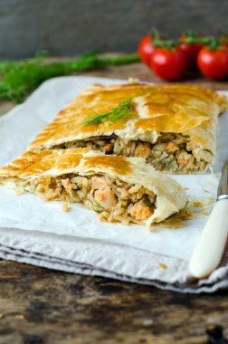 Bisected   cake   with stuffing